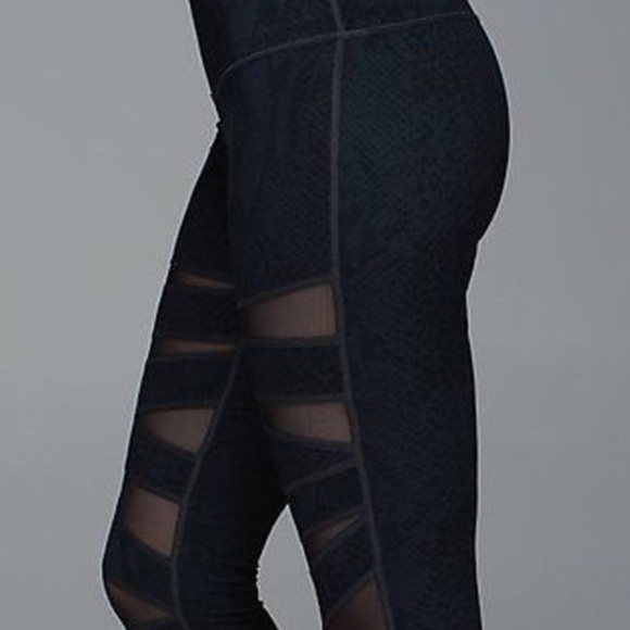 Lululemon High Times Pant *Tech Mesh Desert Snake Deep Coal Black - Picture 4 of 12